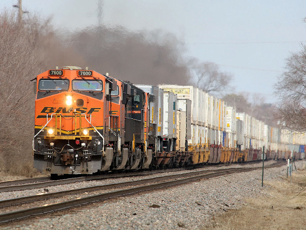 BNSF 7600